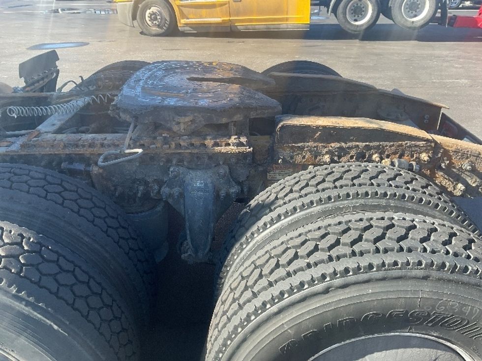 Day Cab Tractor-Heavy Duty Tractors-Freightliner-2020-T12664ST-New Castle-DE-237,195\n\t\tmiles-$ 63,250 - Image 18