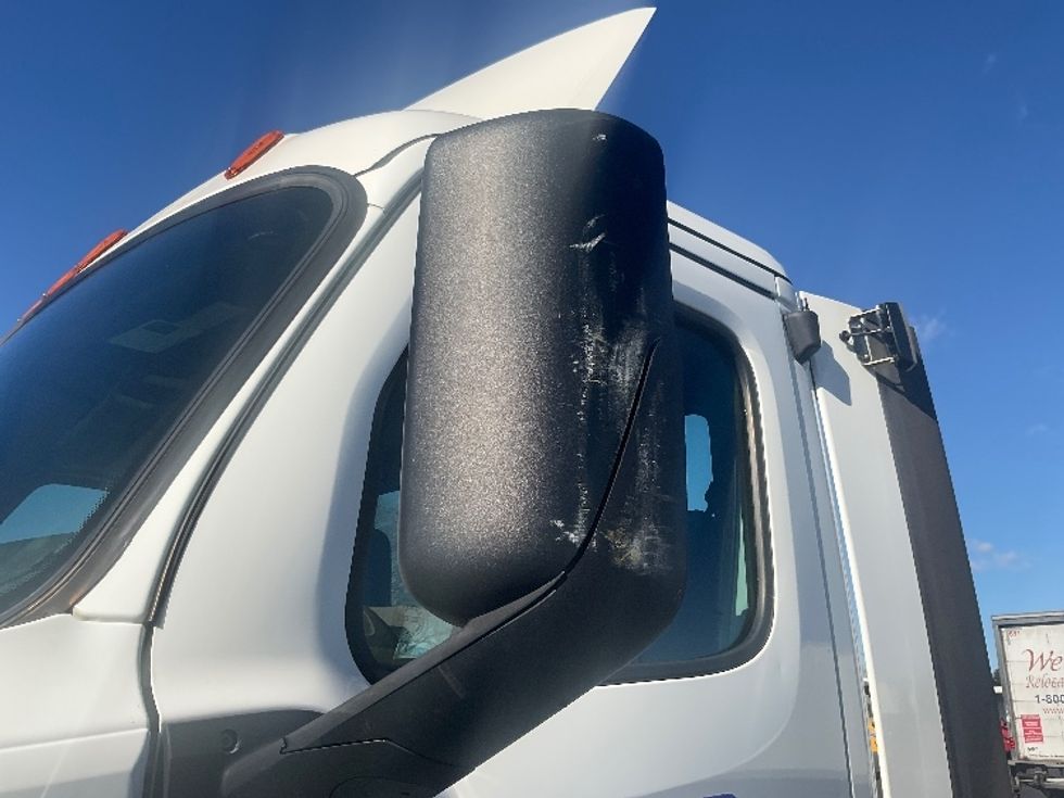 Day Cab Tractor-Heavy Duty Tractors-Freightliner-2020-T12664ST-New Castle-DE-237,195\n\t\tmiles-$ 63,250 - Image 19