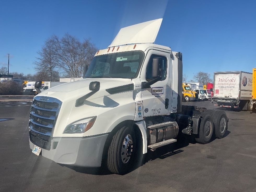 Day Cab Tractor-Heavy Duty Tractors-Freightliner-2020-T12664ST-New Castle-DE-237,195\n\t\tmiles-$ 63,250 - Image 3