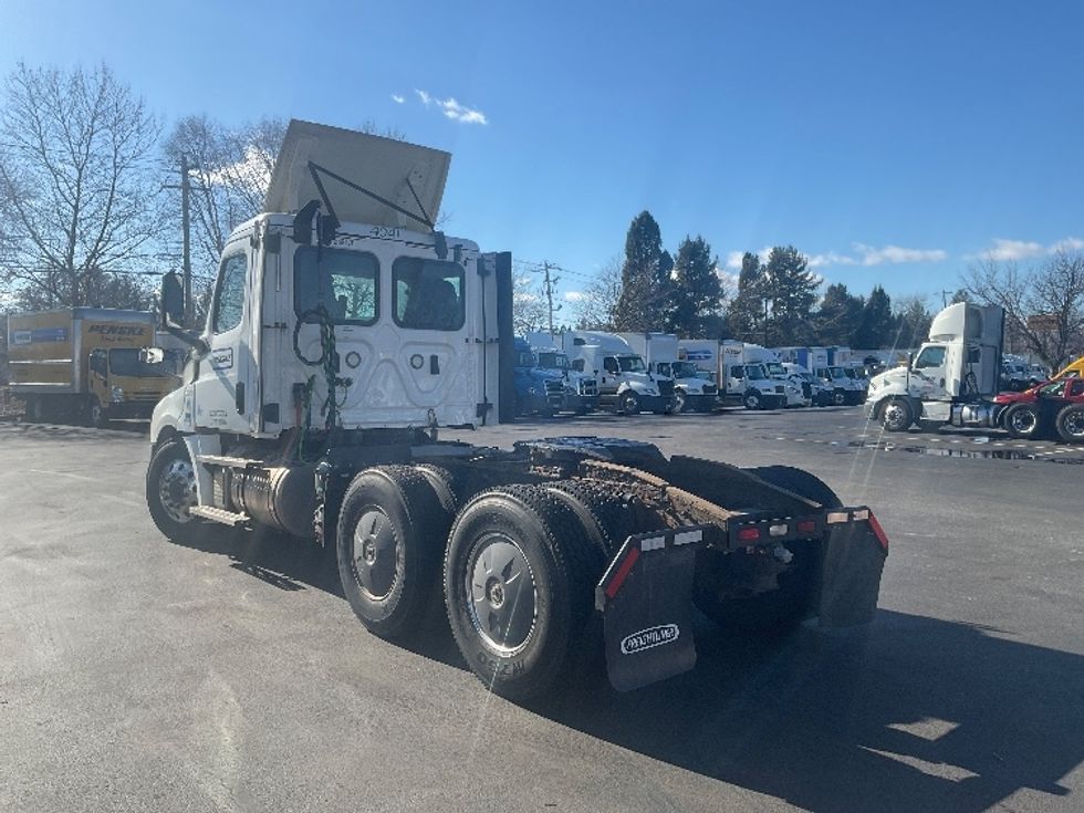 Day Cab Tractor-Heavy Duty Tractors-Freightliner-2020-T12664ST-New Castle-DE-237,195\n\t\tmiles-$ 63,250 - Image 5