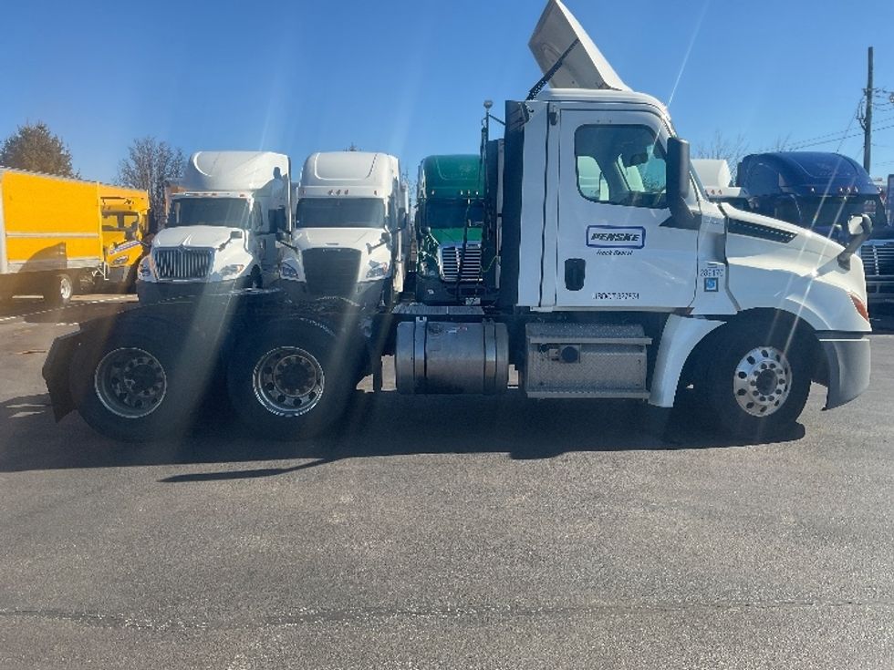 Day Cab Tractor-Heavy Duty Tractors-Freightliner-2020-T12664ST-New Castle-DE-237,195\n\t\tmiles-$ 63,250 - Image 8