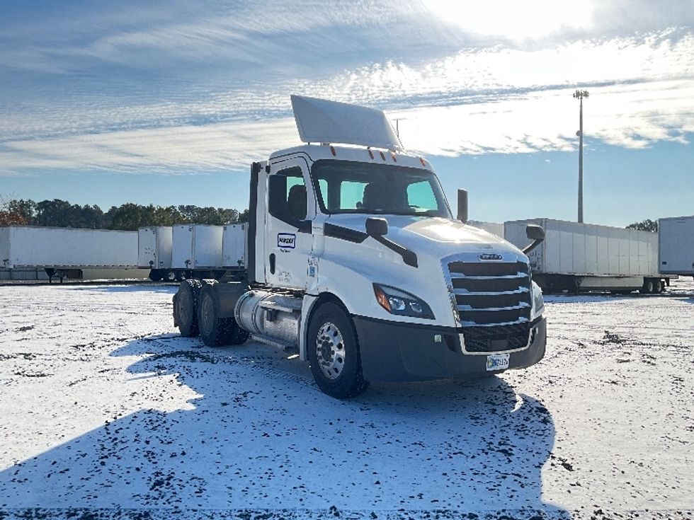 Day Cab Tractor-Heavy Duty Tractors-Freightliner-2020-T12664ST-New Castle-DE-289,981\n\t\tmiles-$ 60,750 - Image 1
