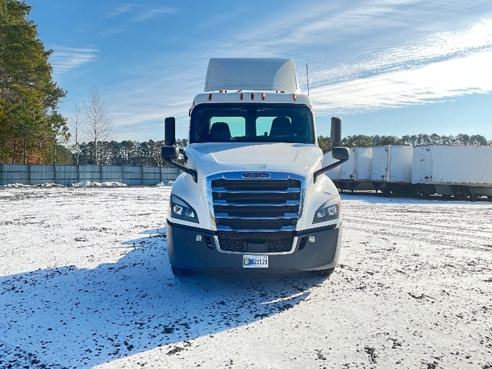 Day Cab Tractor-Heavy Duty Tractors-Freightliner-2020-T12664ST-New Castle-DE-289,981\n\t\tmiles-$ 60,750 - Image 2
