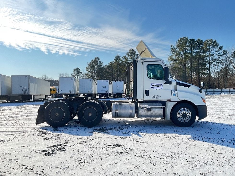 Day Cab Tractor-Heavy Duty Tractors-Freightliner-2020-T12664ST-New Castle-DE-289,981\n\t\tmiles-$ 60,750 - Image 8