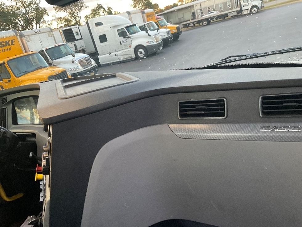 Day Cab Tractor-Heavy Duty Tractors-Freightliner-2020-T12664ST-New Castle-DE-588,089\n\t\tmiles-$ 31,500 - Image 13