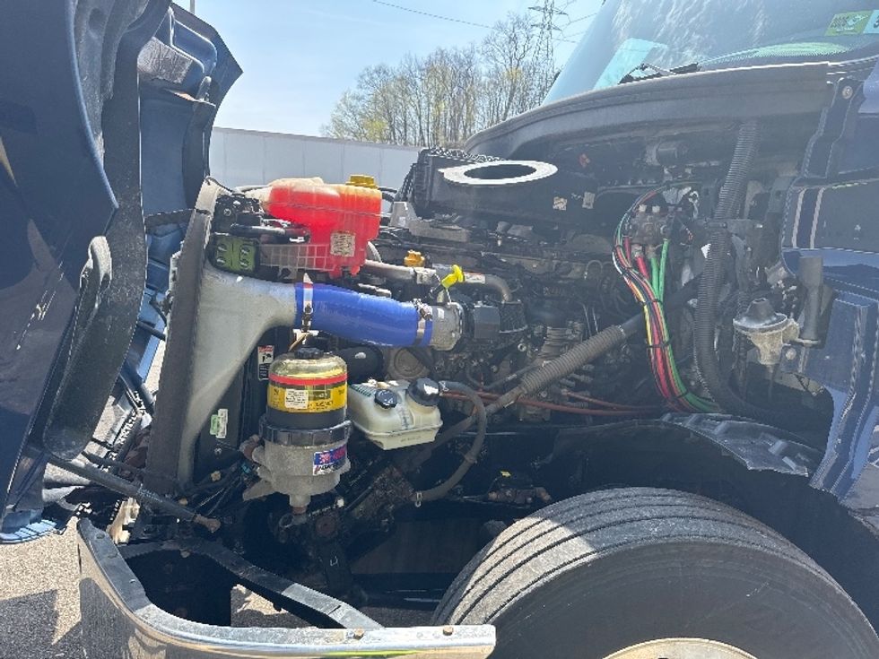2020 Freightliner Cascadia 126" Day cab photo 15