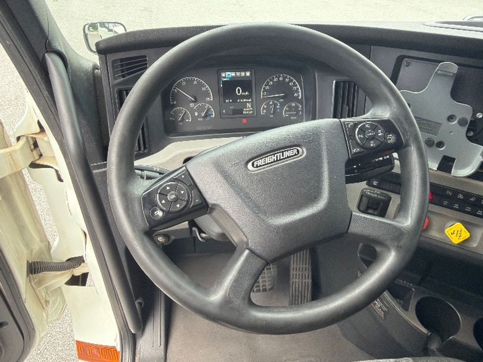 Day Cab Tractor-Heavy Duty Tractors-Freightliner-2020-T12664ST-Newnan-GA-414,086\n\t\tmiles-$ 51,000 - Image 11