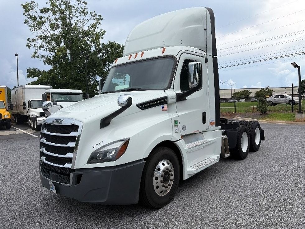 Day Cab Tractor-Heavy Duty Tractors-Freightliner-2020-T12664ST-Newnan-GA-414,086\n\t\tmiles-$ 51,000 - Image 3