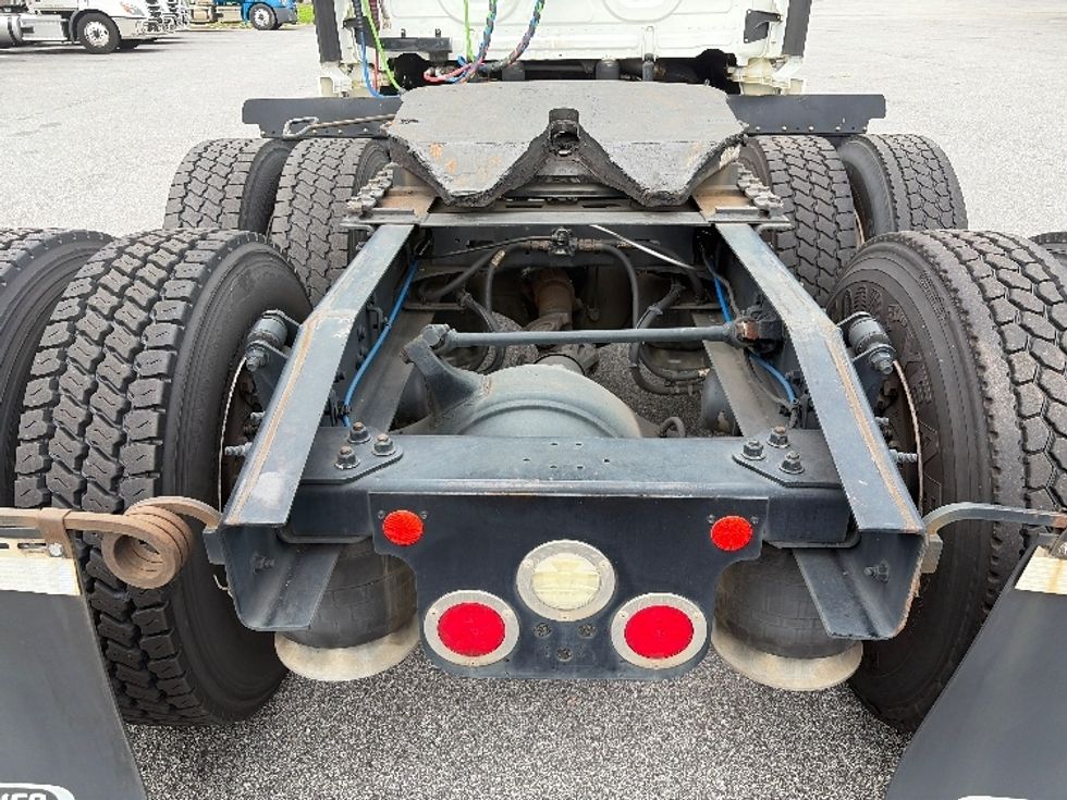 Day Cab Tractor-Heavy Duty Tractors-Freightliner-2020-T12664ST-Newnan-GA-414,086\n\t\tmiles-$ 51,000 - Image 6