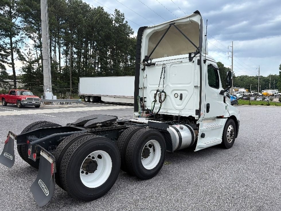 Day Cab Tractor-Heavy Duty Tractors-Freightliner-2020-T12664ST-Newnan-GA-414,086\n\t\tmiles-$ 51,000 - Image 7