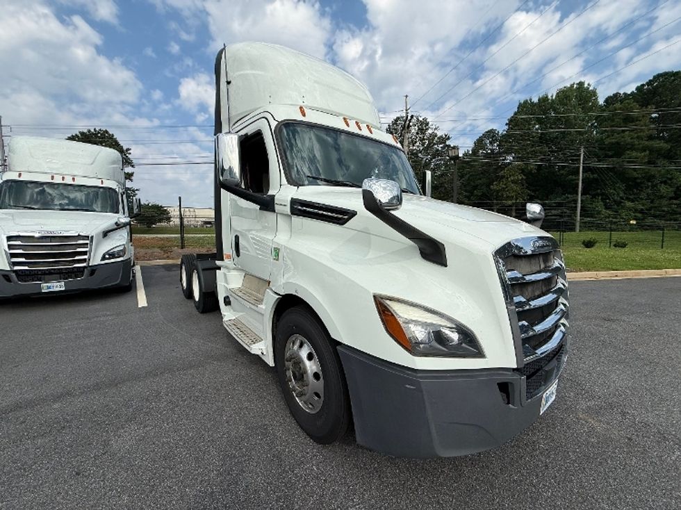 Day Cab Tractor-Heavy Duty Tractors-Freightliner-2020-T12664ST-Newnan-GA-414,576\n\t\tmiles-$ 47,249 - Image 1