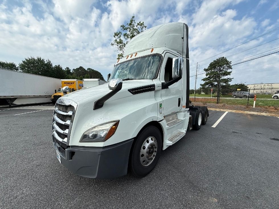 Day Cab Tractor-Heavy Duty Tractors-Freightliner-2020-T12664ST-Newnan-GA-414,576\n\t\tmiles-$ 47,249 - Image 3