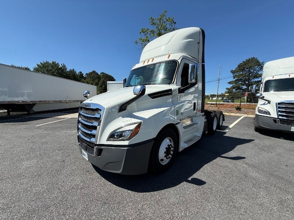 Day Cab Tractor-Heavy Duty Tractors-Freightliner-2020-T12664ST-Newnan-GA-456,569\n\t\tmiles-$ 36,250 - Image 1