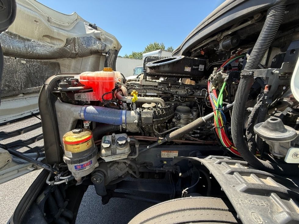 Day Cab Tractor-Heavy Duty Tractors-Freightliner-2020-T12664ST-Newnan-GA-456,569\n\t\tmiles-$ 36,250 - Image 12