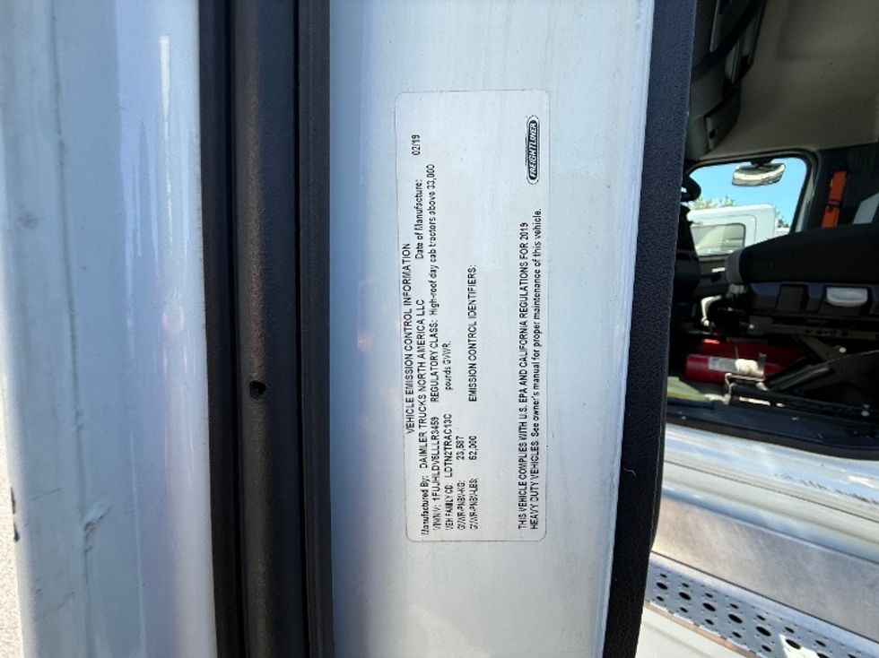 Day Cab Tractor-Heavy Duty Tractors-Freightliner-2020-T12664ST-Newnan-GA-456,569\n\t\tmiles-$ 36,250 - Image 13