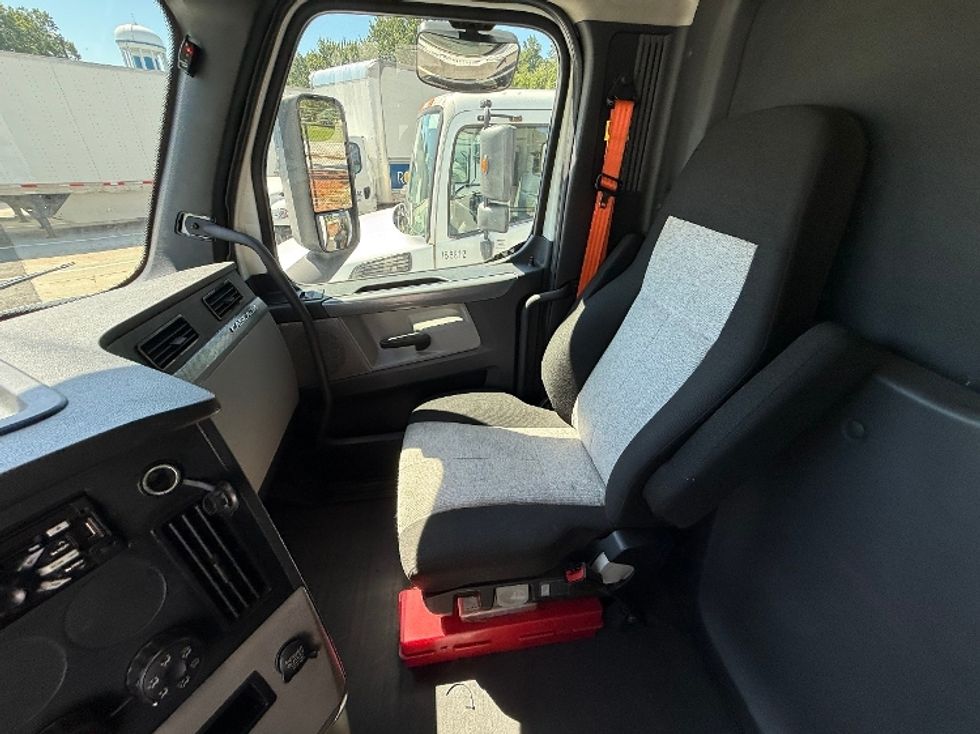 Day Cab Tractor-Heavy Duty Tractors-Freightliner-2020-T12664ST-Newnan-GA-456,569\n\t\tmiles-$ 36,250 - Image 15