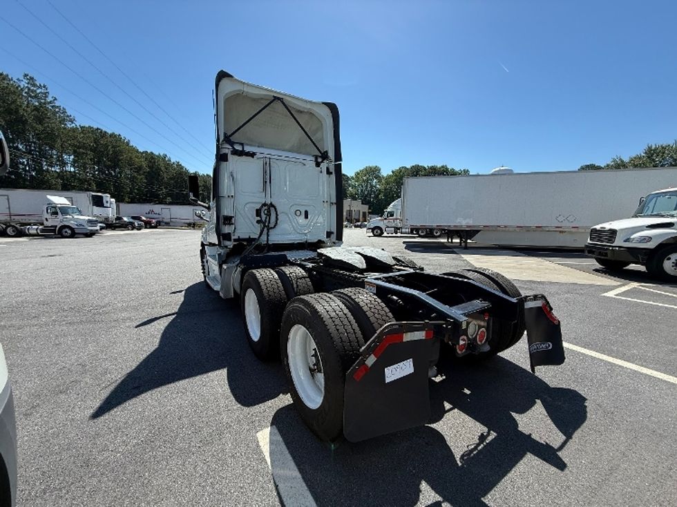 Day Cab Tractor-Heavy Duty Tractors-Freightliner-2020-T12664ST-Newnan-GA-456,569\n\t\tmiles-$ 36,250 - Image 5