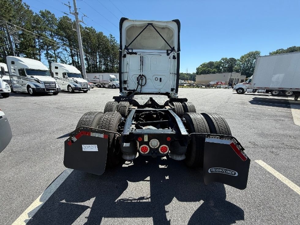 Day Cab Tractor-Heavy Duty Tractors-Freightliner-2020-T12664ST-Newnan-GA-456,569\n\t\tmiles-$ 36,250 - Image 6