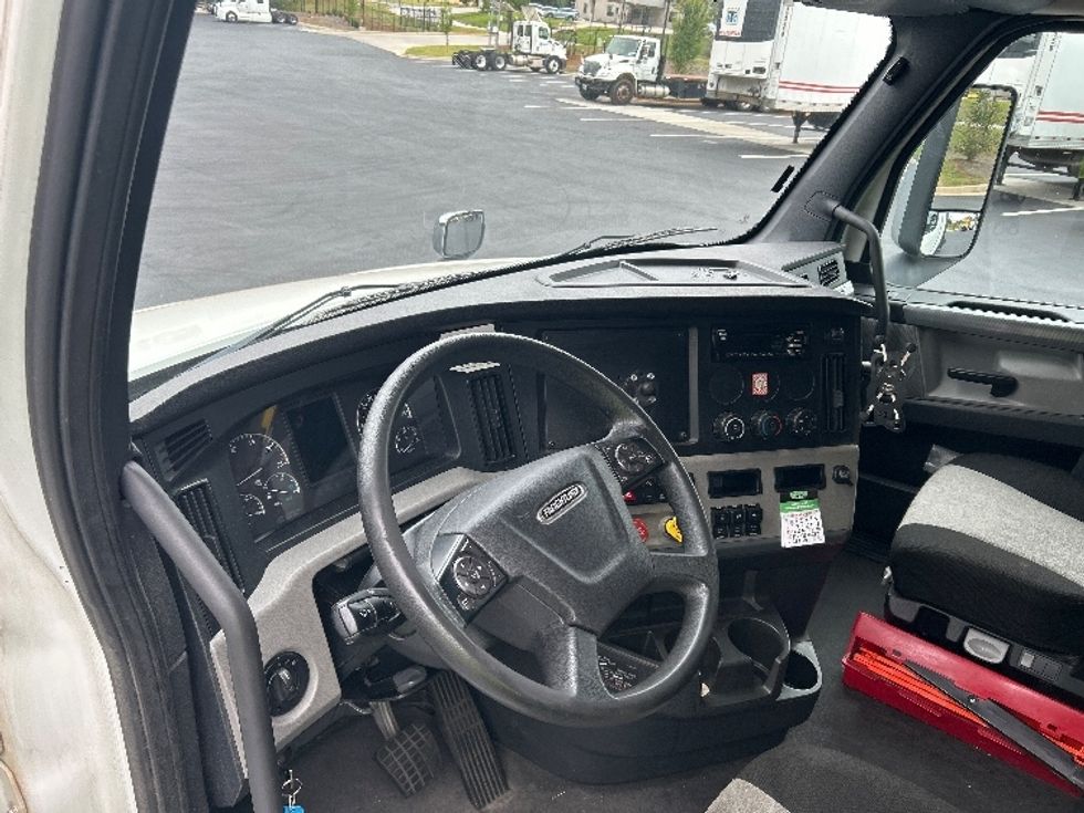 Day Cab Tractor-Heavy Duty Tractors-Freightliner-2020-T12664ST-Newnan-GA-459,560\n\t\tmiles-$ 49,500 - Image 10