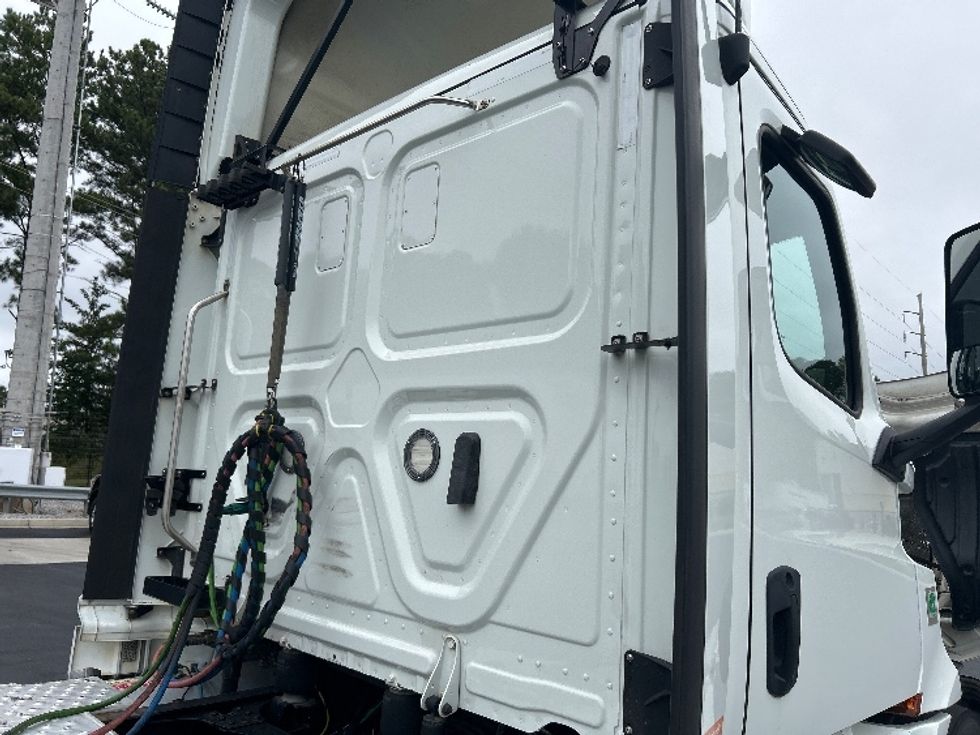 Day Cab Tractor-Heavy Duty Tractors-Freightliner-2020-T12664ST-Newnan-GA-459,560\n\t\tmiles-$ 49,500 - Image 18