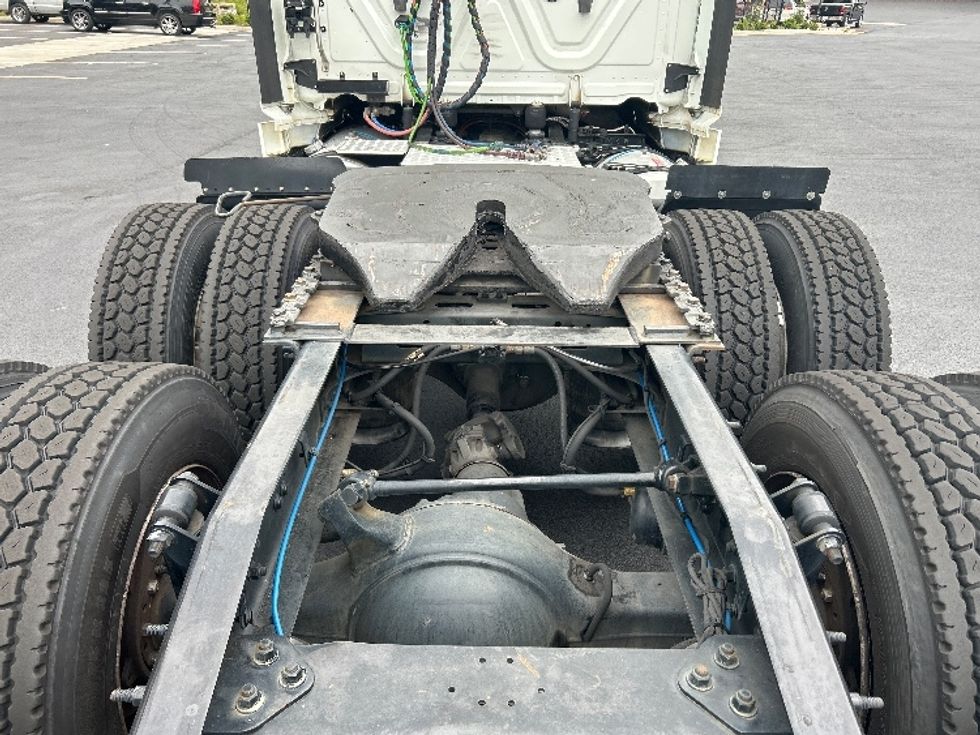 Day Cab Tractor-Heavy Duty Tractors-Freightliner-2020-T12664ST-Newnan-GA-459,560\n\t\tmiles-$ 49,500 - Image 6