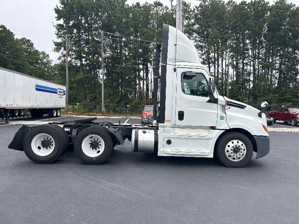 Day Cab Tractor-Heavy Duty Tractors-Freightliner-2020-T12664ST-Newnan-GA-459,560\n\t\tmiles-$ 49,500 - Image 8