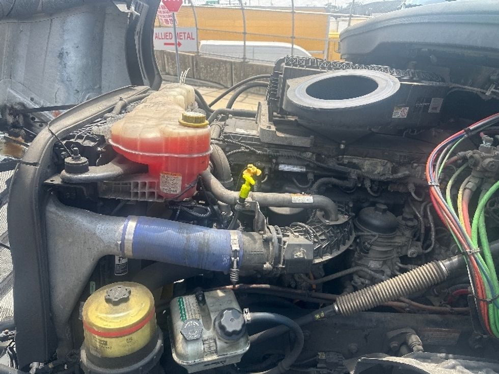 Day Cab Tractor-Heavy Duty Tractors-Freightliner-2020-T12664ST-North Bergen-NJ-204,048\n\t\tmiles-$ 61,500 - Image 16