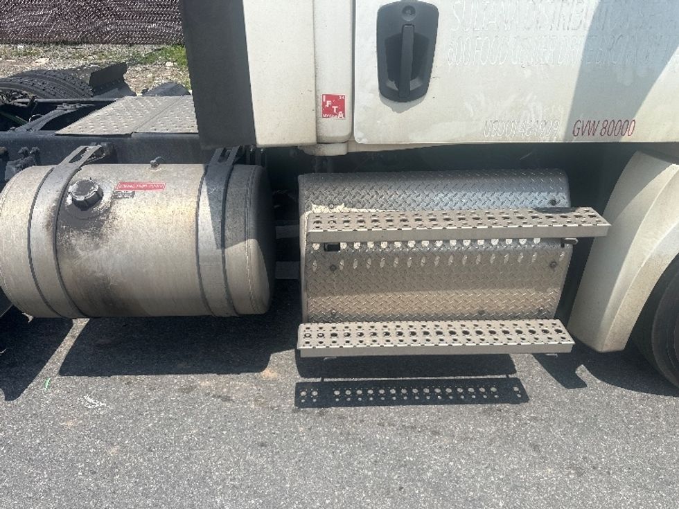 Day Cab Tractor-Heavy Duty Tractors-Freightliner-2020-T12664ST-North Bergen-NJ-204,048\n\t\tmiles-$ 61,500 - Image 17