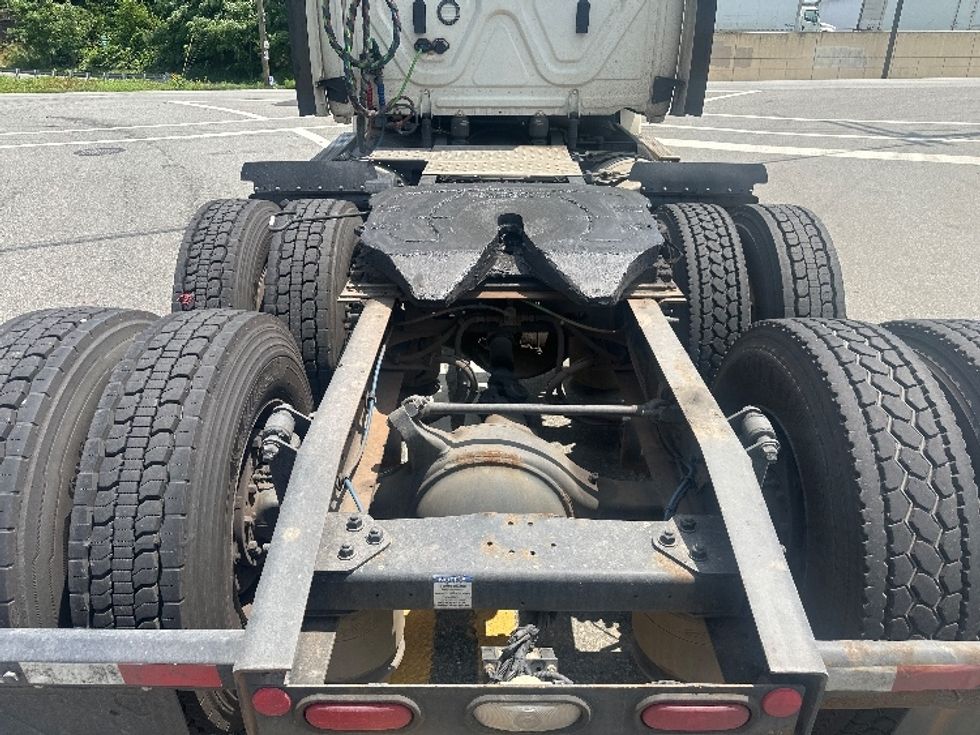Day Cab Tractor-Heavy Duty Tractors-Freightliner-2020-T12664ST-North Bergen-NJ-204,048\n\t\tmiles-$ 61,500 - Image 6