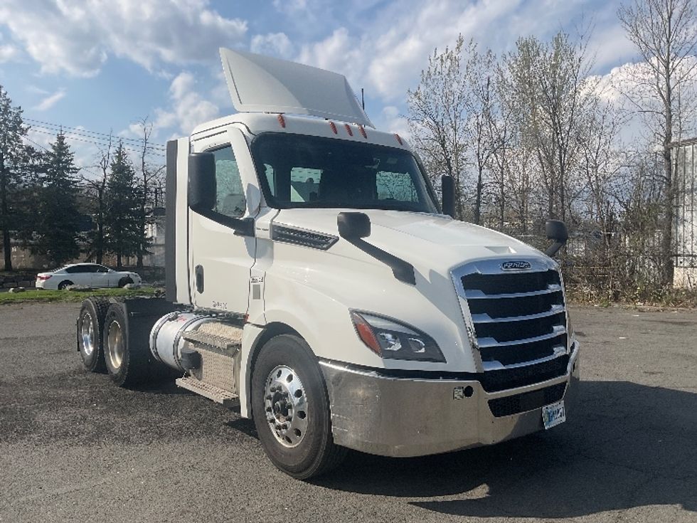 Day Cab Tractor-Heavy Duty Tractors-Freightliner-2020-T12664ST-North Bergen-NJ-245,694\n\t\tmiles-$ 56,250 - Image 1