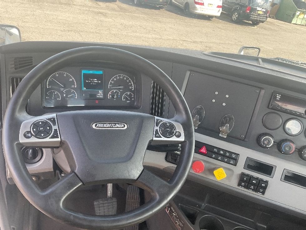 Day Cab Tractor-Heavy Duty Tractors-Freightliner-2020-T12664ST-North Bergen-NJ-245,694\n\t\tmiles-$ 56,250 - Image 11