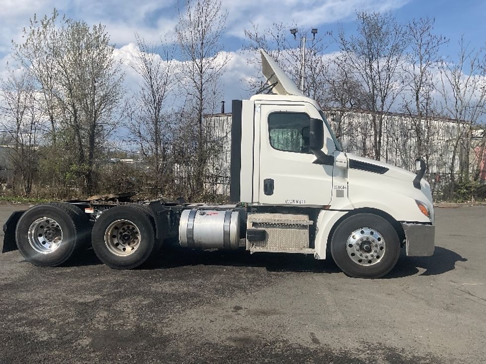 Day Cab Tractor-Heavy Duty Tractors-Freightliner-2020-T12664ST-North Bergen-NJ-245,694\n\t\tmiles-$ 56,250 - Image 8