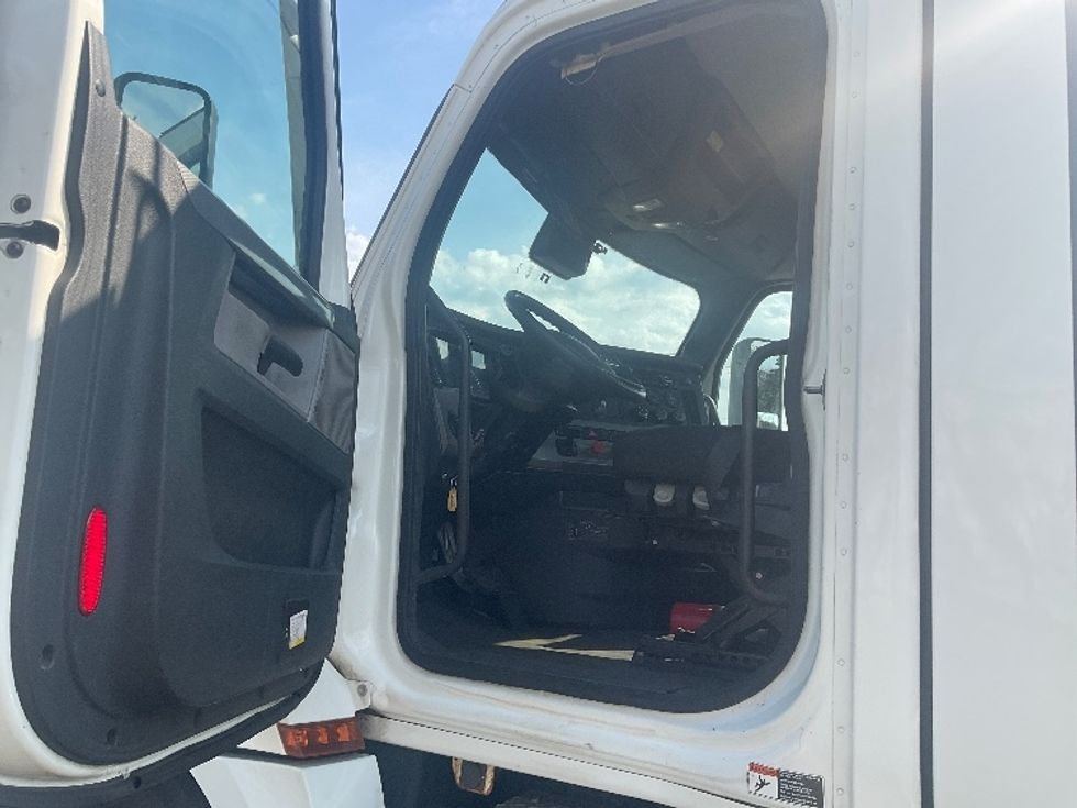 Day Cab Tractor-Heavy Duty Tractors-Freightliner-2020-T12664ST-North Bergen-NJ-245,694\n\t\tmiles-$ 56,250 - Image 9