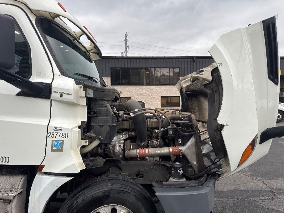 Day Cab Tractor-Heavy Duty Tractors-Freightliner-2020-T12664ST-North Bergen-NJ-310,166\n\t\tmiles-$ 55,750 - Image 15