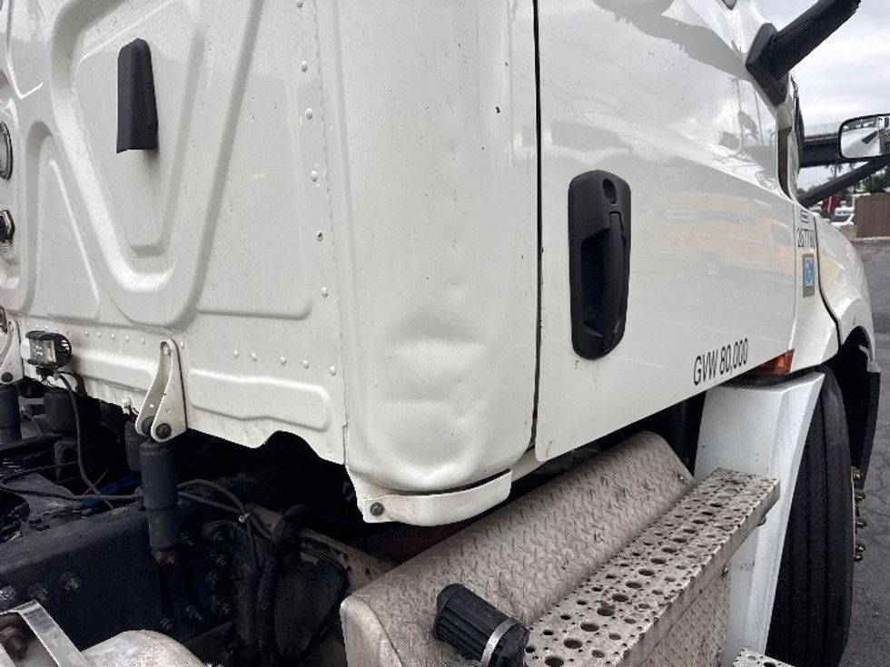 Day Cab Tractor-Heavy Duty Tractors-Freightliner-2020-T12664ST-North Bergen-NJ-310,166\n\t\tmiles-$ 55,750 - Image 17