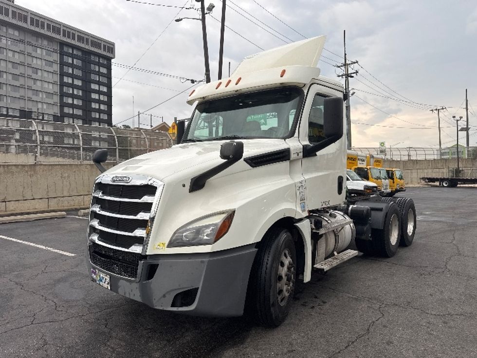 Day Cab Tractor-Heavy Duty Tractors-Freightliner-2020-T12664ST-North Bergen-NJ-310,166\n\t\tmiles-$ 55,750 - Image 3