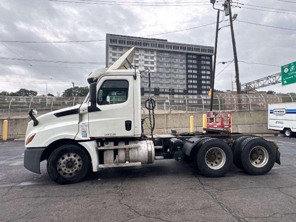 Day Cab Tractor-Heavy Duty Tractors-Freightliner-2020-T12664ST-North Bergen-NJ-310,166\n\t\tmiles-$ 55,750 - Image 4