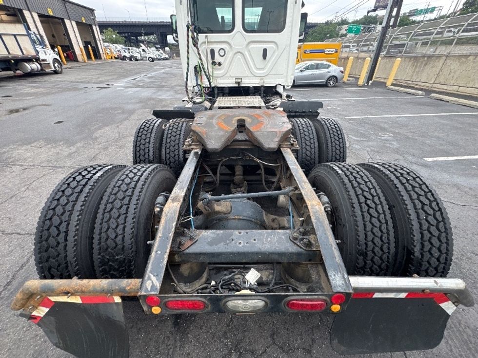 Day Cab Tractor-Heavy Duty Tractors-Freightliner-2020-T12664ST-North Bergen-NJ-310,166\n\t\tmiles-$ 55,750 - Image 6