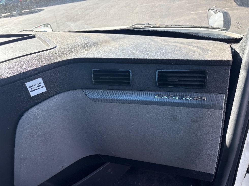 Day Cab Tractor-Heavy Duty Tractors-Freightliner-2020-T12664ST-North Bergen-NJ-333,555\n\t\tmiles-$ 51,750 - Image 13