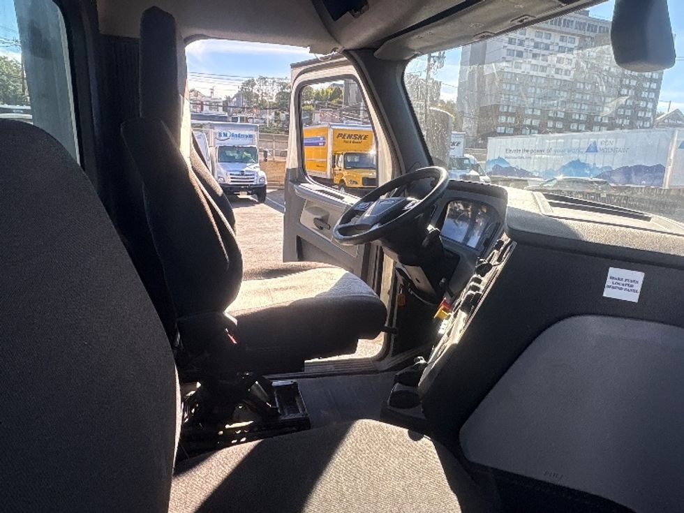 Day Cab Tractor-Heavy Duty Tractors-Freightliner-2020-T12664ST-North Bergen-NJ-333,555\n\t\tmiles-$ 51,750 - Image 14