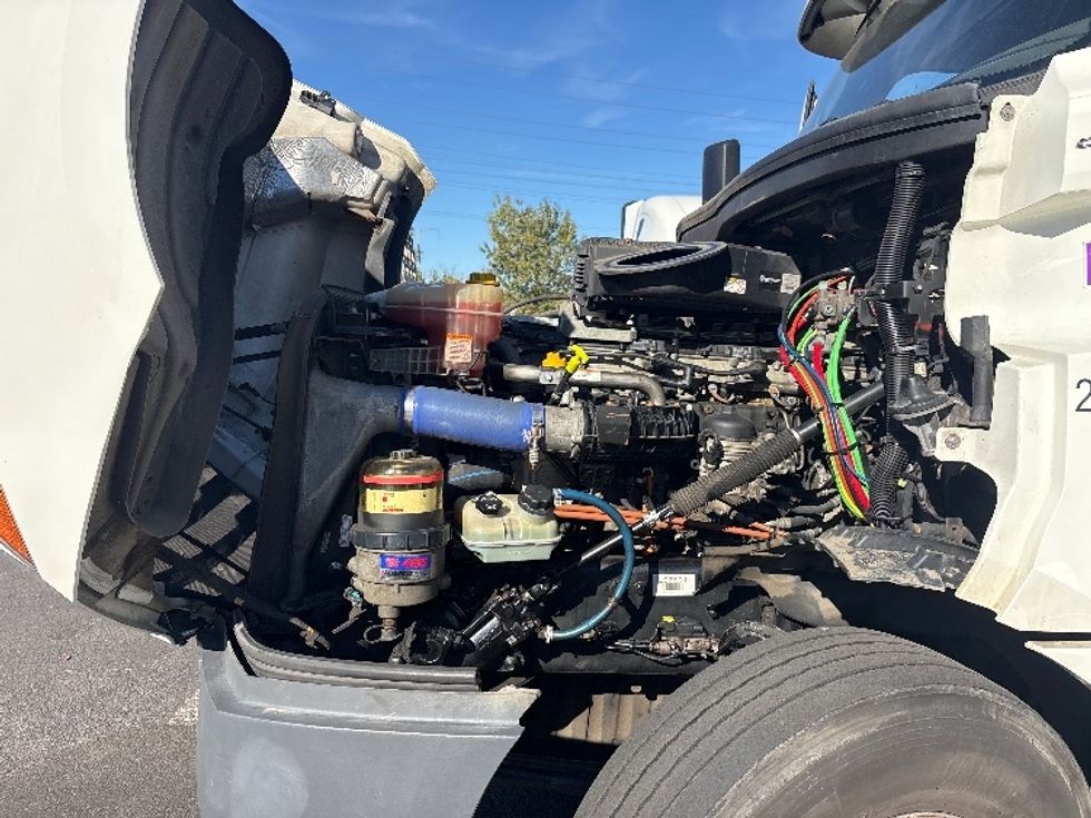 Day Cab Tractor-Heavy Duty Tractors-Freightliner-2020-T12664ST-North Bergen-NJ-333,555\n\t\tmiles-$ 51,750 - Image 16