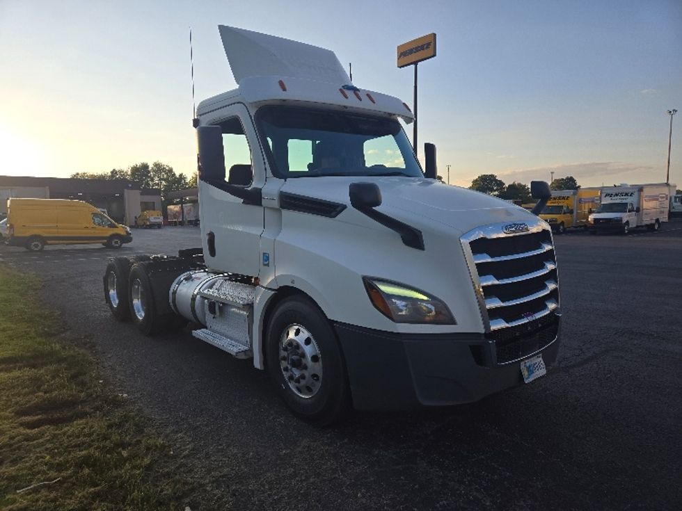 2019 Freightliner Cascadia 126" Day cab photo 19