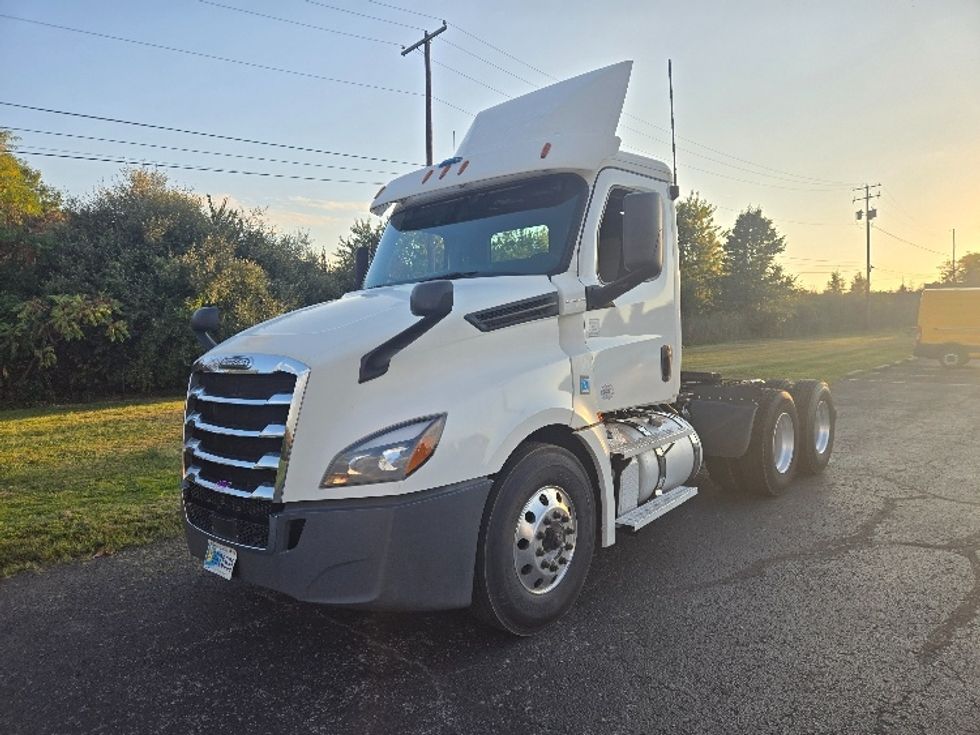 Day Cab Tractor-Heavy Duty Tractors-Freightliner-2020-T12664ST-North Bergen-NJ-341,540\n\t\tmiles-$ 51,750 - Image 3