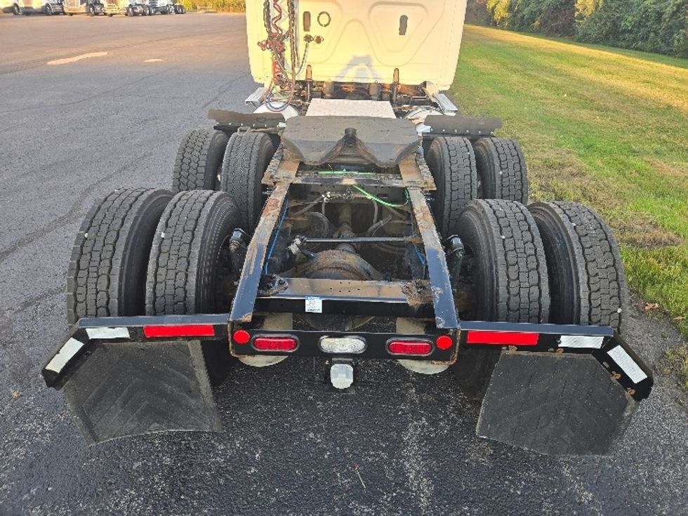 Day Cab Tractor-Heavy Duty Tractors-Freightliner-2020-T12664ST-North Bergen-NJ-341,540\n\t\tmiles-$ 51,750 - Image 6