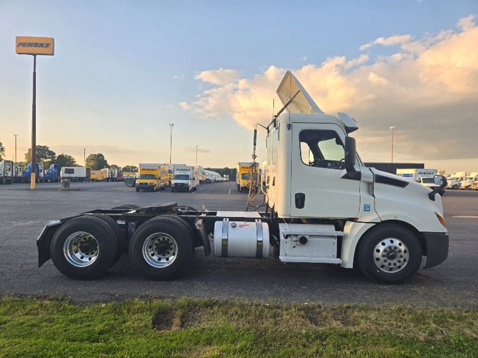 Day Cab Tractor-Heavy Duty Tractors-Freightliner-2020-T12664ST-North Bergen-NJ-341,540\n\t\tmiles-$ 51,750 - Image 8