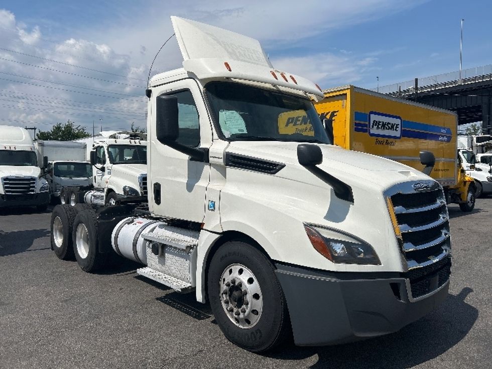 2018 Freightliner Cascadia 125" Sleeper Cab photo 20