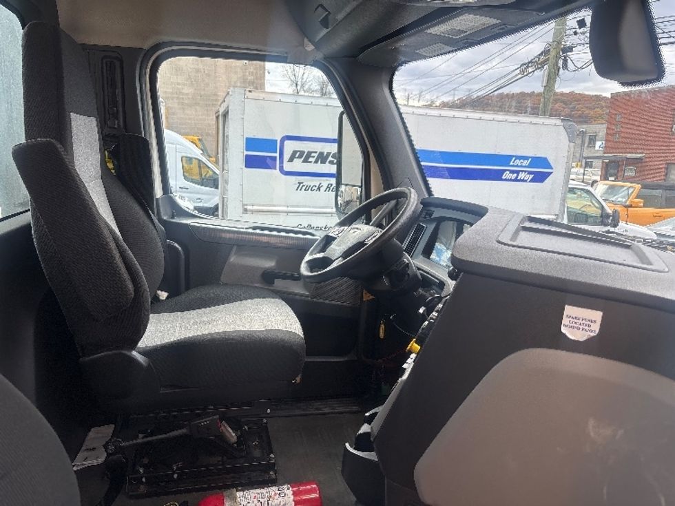 Day Cab Tractor-Heavy Duty Tractors-Freightliner-2020-T12664ST-North Bergen-NJ-452,894\n\t\tmiles-$ 45,250 - Image 14