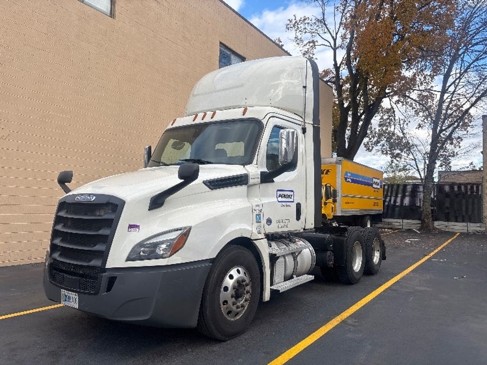 Day Cab Tractor-Heavy Duty Tractors-Freightliner-2020-T12664ST-North Bergen-NJ-452,894\n\t\tmiles-$ 45,250 - Image 3