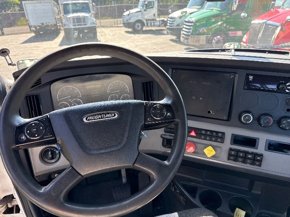 Day Cab Tractor-Heavy Duty Tractors-Freightliner-2020-T12664ST-North Bergen-NJ-538,155\n\t\tmiles-$ 40,500 - Image 11