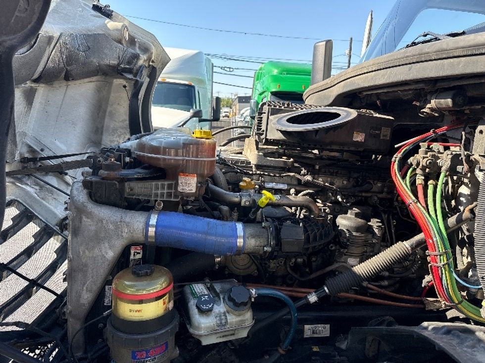 Day Cab Tractor-Heavy Duty Tractors-Freightliner-2020-T12664ST-North Bergen-NJ-538,155\n\t\tmiles-$ 40,500 - Image 16